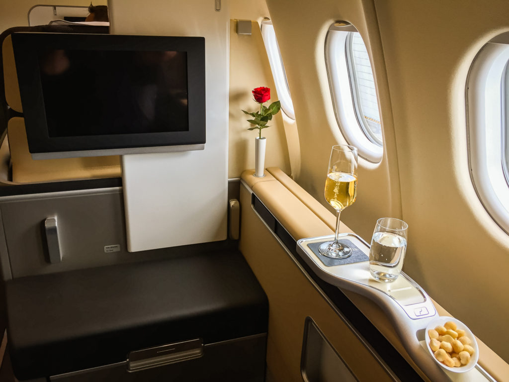 Avis sur le vol Lufthansa LH474 et Salon - Munich - Montréal - Première Classe - Lufthansa First Airbus