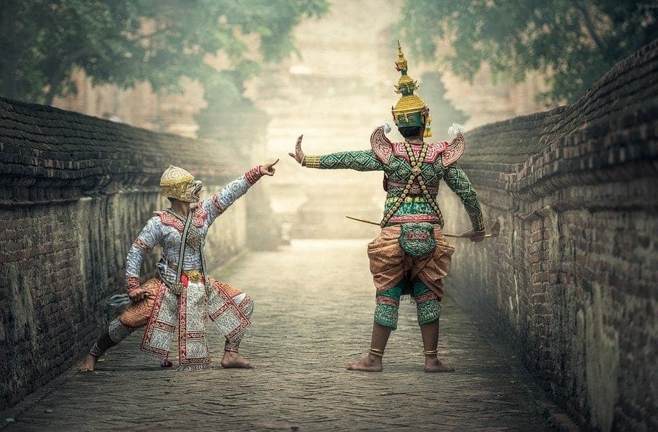 Thaïlande : Voyage en famille avec les points | Témoignage - thailand danse