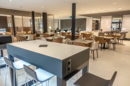 Review: The Sala VIP Canudas lounge at Barcelona Airport - BCN - Salon Priority Pass Barcelona SALA VIP CANUDAS 12