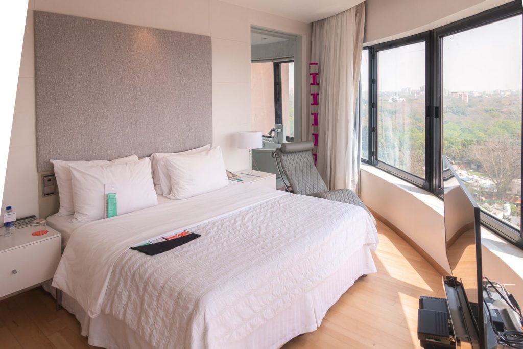 Guide: Save On Hotels With Points - Le Meridien New Delhi 41 featured