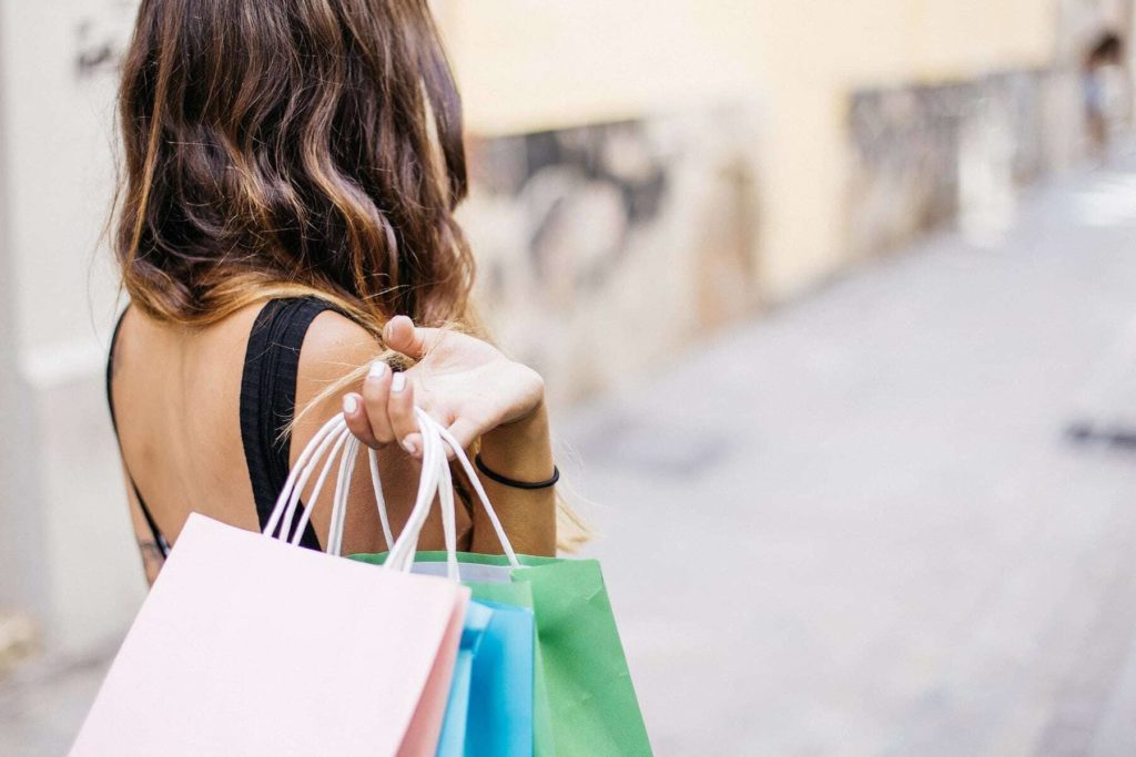 Bagage perdu ou retardé : vos droits et compensations - woman 3040029 1920