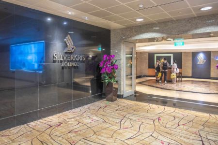 Review: SilverKris Lounge Singapore - Singapore Airlines SilverKris Lounge SIN 01