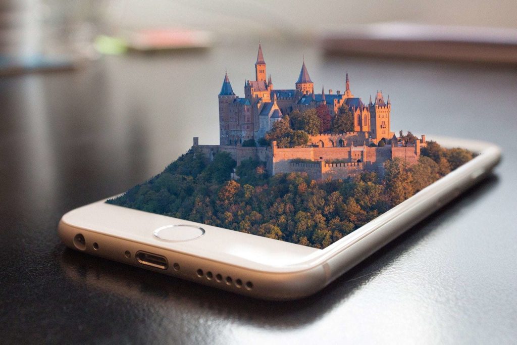 Travel virtually and for free! - mobile-phone-1875813-1920