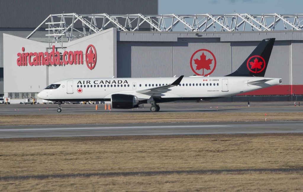 Air Canada : How Air Canada same-day standby works - Air Canada A220 300 Montreal Siege