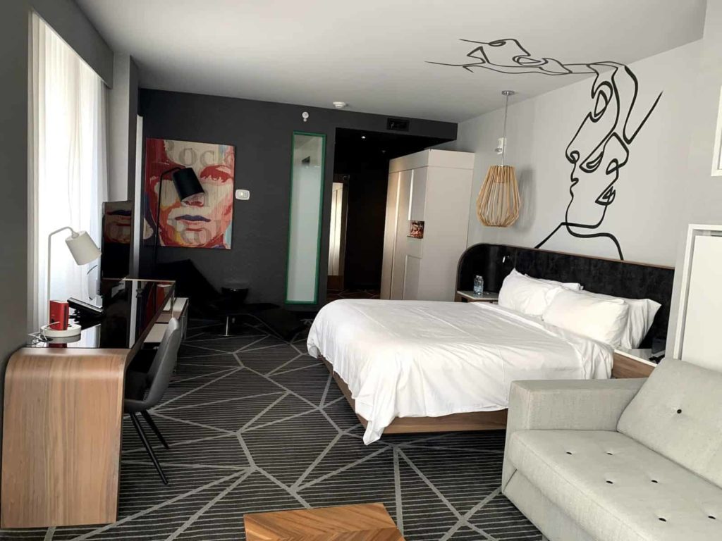Avis : Renaissance Centre-ville Montréal | Marriott Bonvoy - Loft Funky