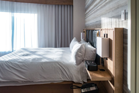 Review : Marriott Québec Centre-ville | Marriott Bonvoy - marriott quebec-queen bed