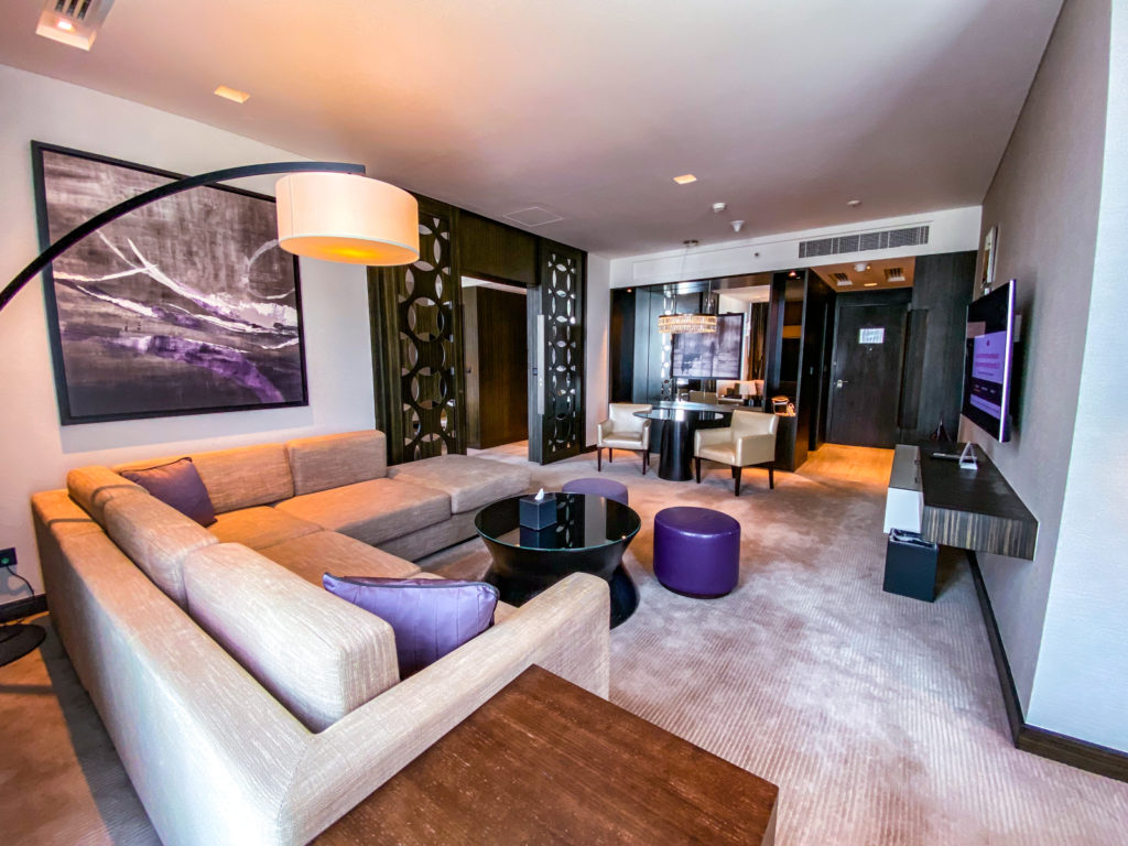 Review : Sheraton Grand Hotel Dubai | Marriott Bonvoy - Sheraton Grand Dubai Featured