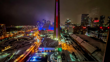 Review : Delta Hotels Toronto | Marriott Bonvoy - View Room Tower Cn Evening