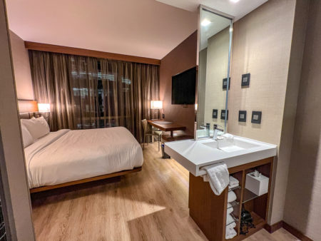 Review : AC Hotel New York Downtown | Marriott Bonvoy - AC Hotel New York Downtown Room