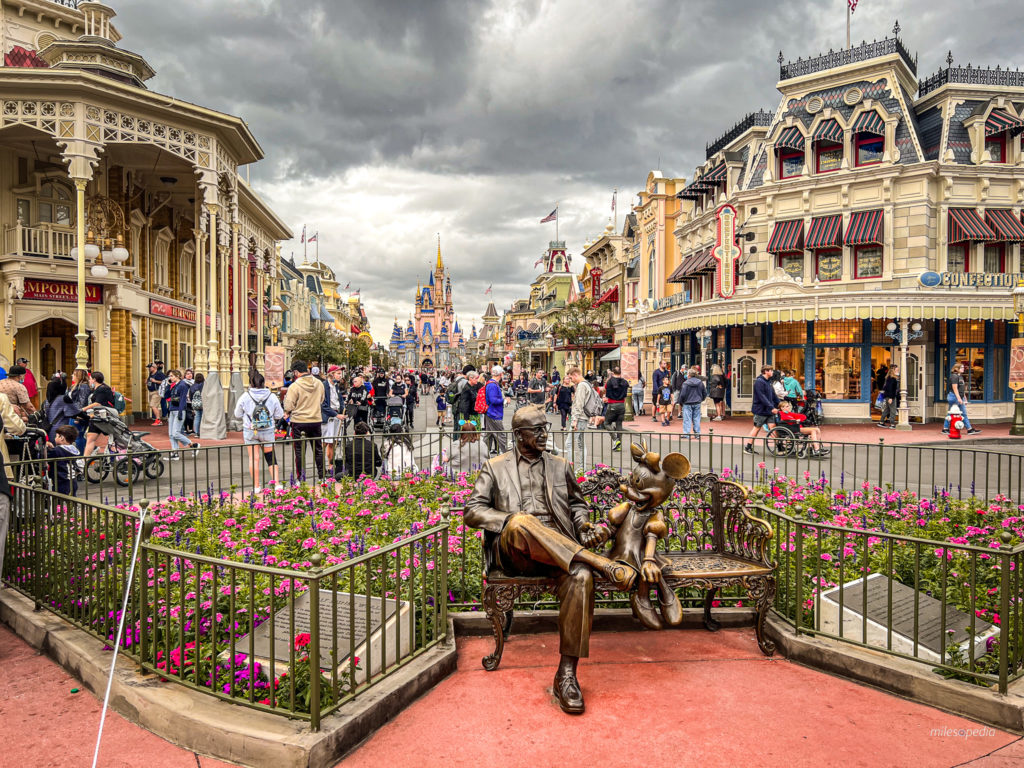 Discover Walt Disney World without entering the theme parks - Magic Kingdom Disney World Orlando-05