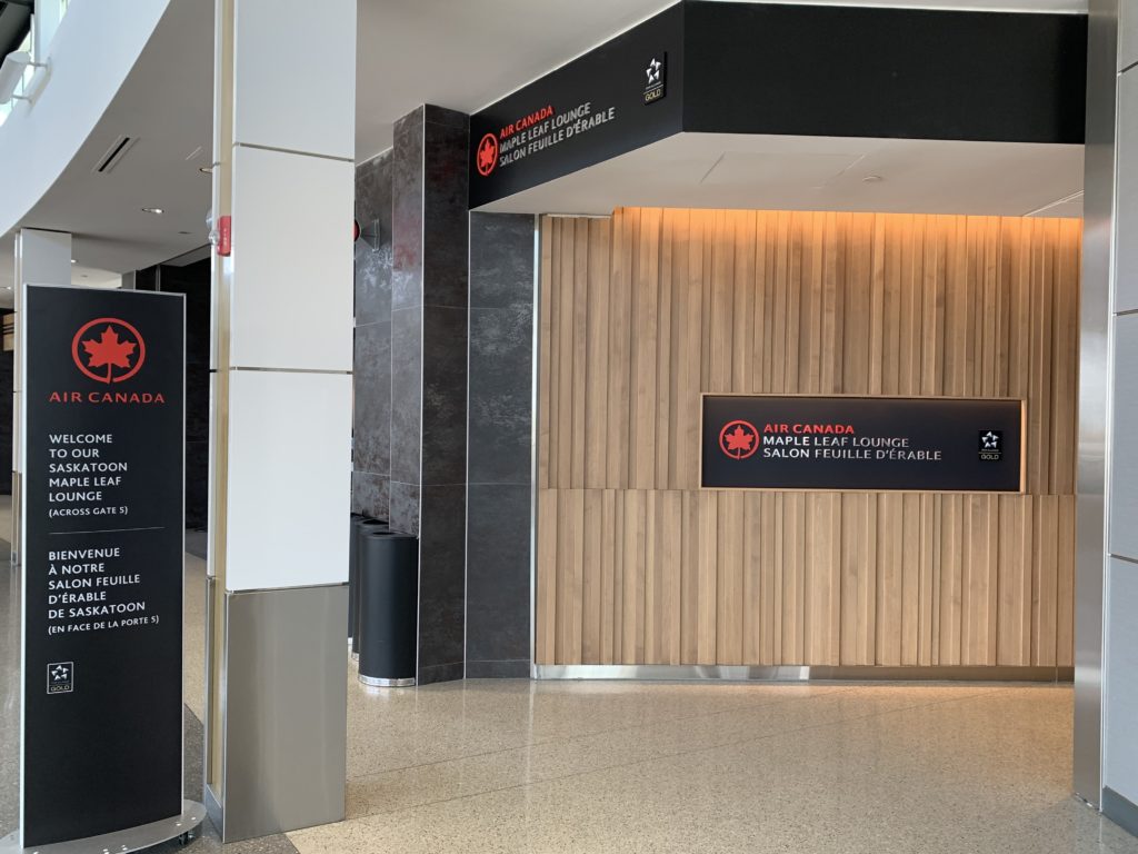 Avis : Salon Feuille d&rsquo;&eacute;rable d&rsquo;Air Canada &agrave; Saskatoon - Salon Feuille Érable Saskatoon Entrée