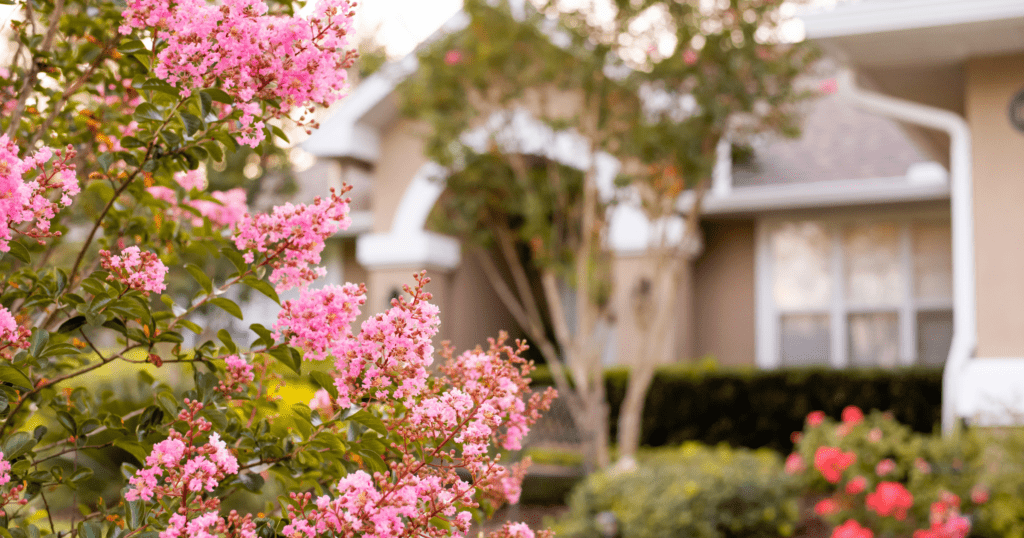 What are the monthly costs of buying a house in Canada? - landlord property house assurance maison propriétaire