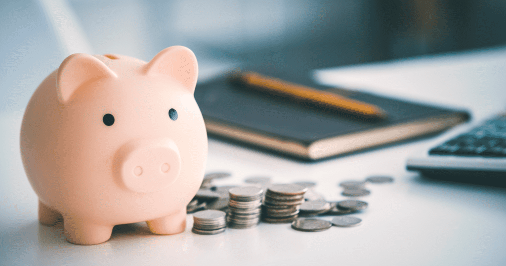 Our 7 best Ideas to generate Passive Income in Canada - piggy bank -3-