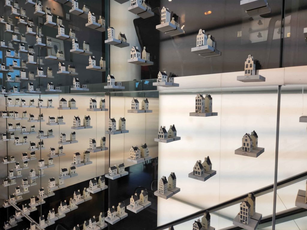 Review: KLM Amsterdam Non-Schengen Crown Lounge - Cover Photo