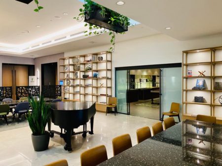 Review: My stay at the new Sheraton Laval after two years of renovations - Espace de travail au Sheraton Laval 1