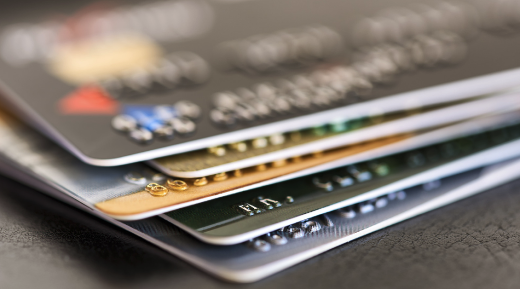 How do I read the cardholder's agreement? - Cartes de crédit pile