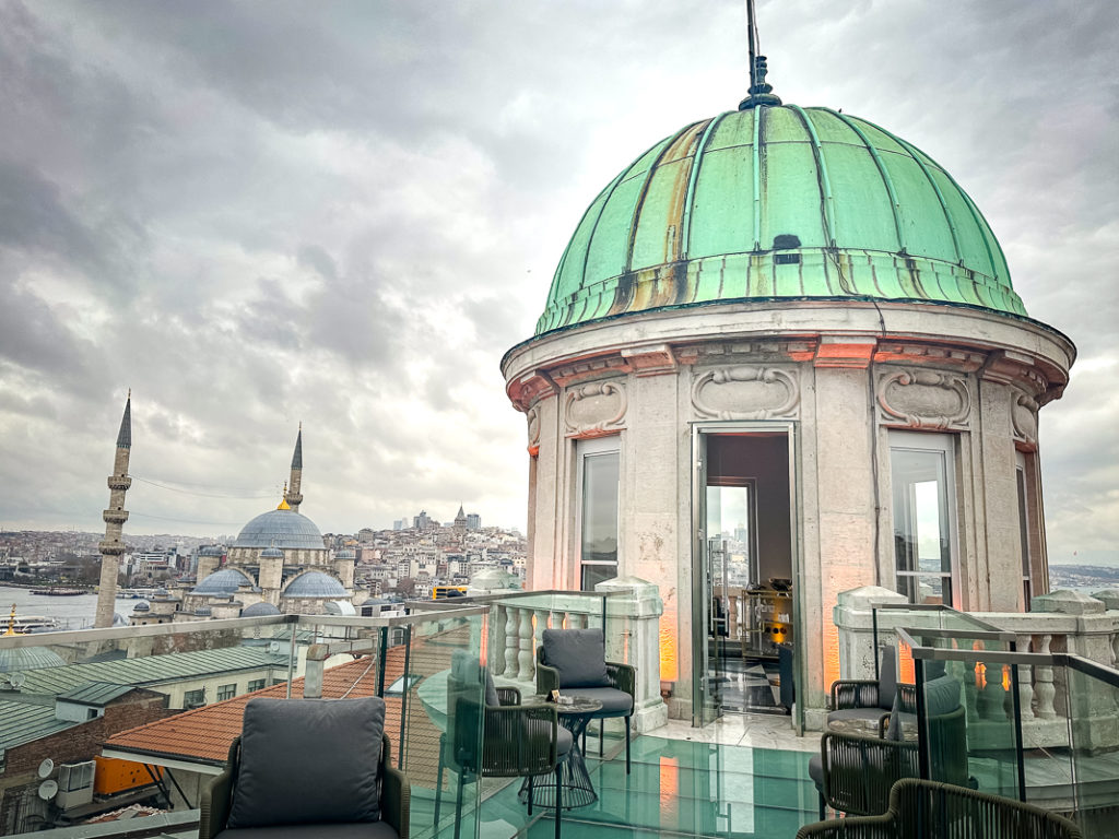 Istanbul, Riyadh, Doha : Histoire, Musique électronique et Coupe du Monde de Football - Orientbank Hotel Istanbul, Autograph Collection