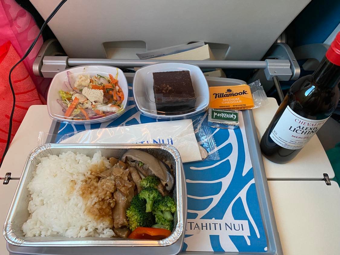 Polynesia: My two-week itinerary in French Polynesia - Air Tahiti repas en classe économique