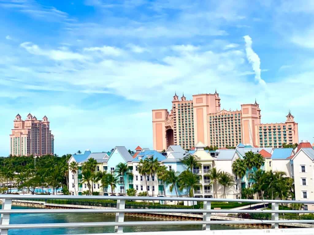 Bahamas : Les meilleures activités à Nassau | Quoi voir et quoi faire - Vue du pont entre nassau et paradise island