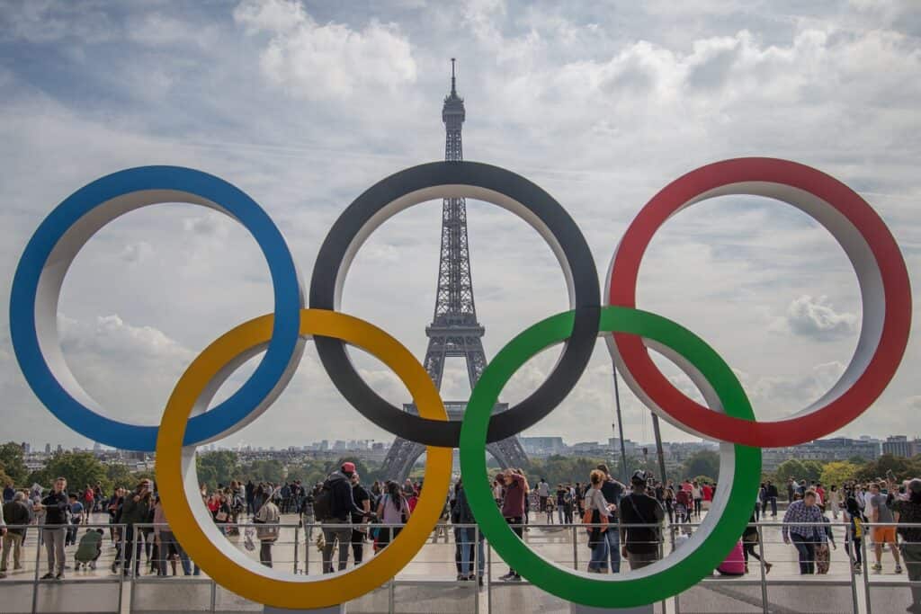 Jeux olympiques de Paris 2024 : Des vols abordables avec des points - olympic-rings-g04075e4d7-1280