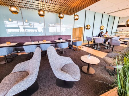 Review: Aspire Lounge, Ottawa International Airport (YOW) - Salon Aspire YOW-07
