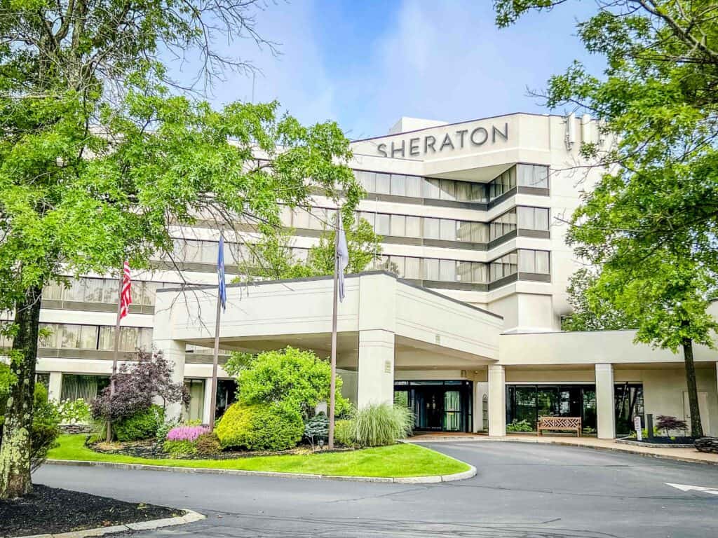 Review: Sheraton Portland at Sable Oaks | Marriott Bonvoy - Sheraton Portland at Sable Oaks facade