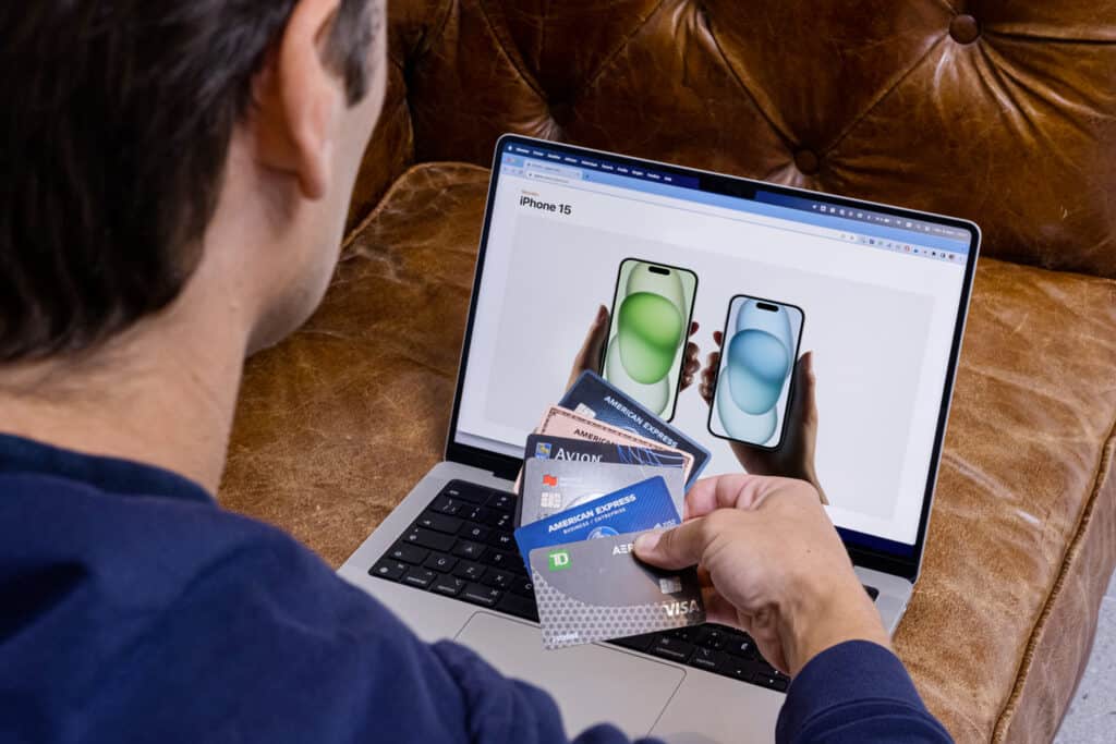 How to Maximize Your Purchase of the New Apple iPhone 17: Credit Card or Gift Card? - Apple-Iphone15-Credit-Cards