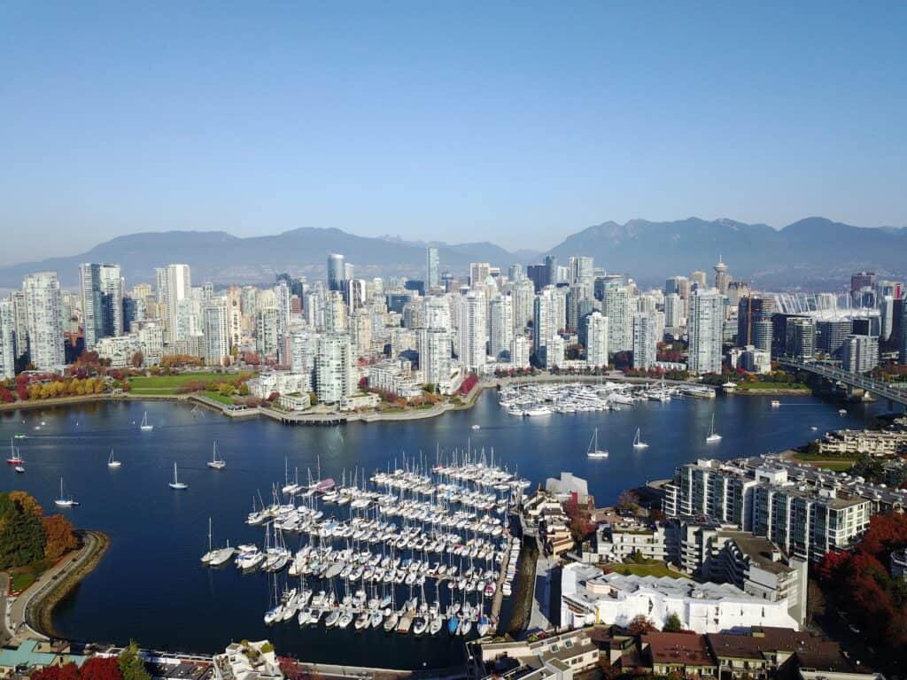 Canada : quoi faire comme activités à Vancouver cet automne? - vancouver lee robinsonunsplash