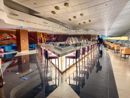 Review: New Etihad Business Lounge - Abu Dhabi Terminal A (AUH) - Etihad Business Lounge AUH featured