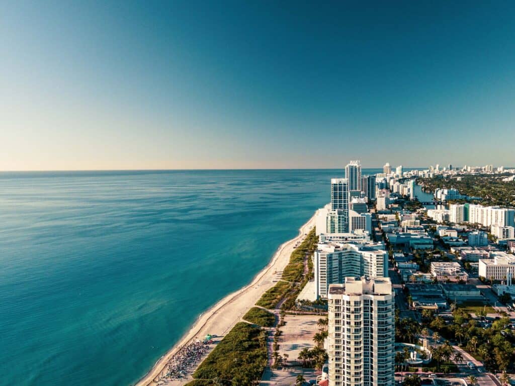 Notre guide de voyage pour votre long week-end à Miami - miami vue aérienne Unsplash