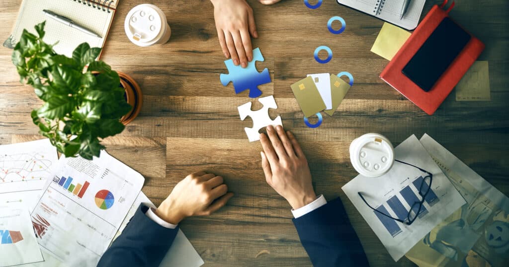 Our Strategy for Opening and Closing Credit Cards - CartesDeCredit-StrategieOuverturesFermetures-2400x1260