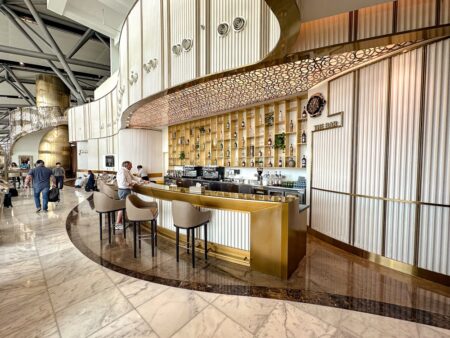 Review: Oman Air B787-9 Business Class | Muscat - Munich - Oman-Air-Lounge-25