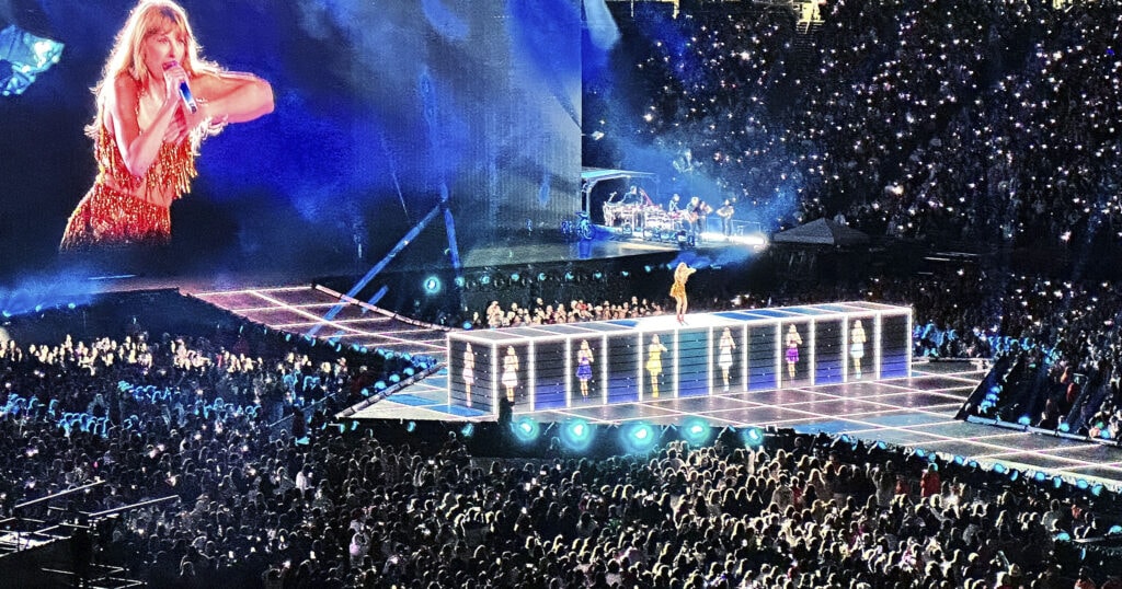 Mon expérience au concert de Taylor Swift - The Eras Tour - Taylor Swift 2400x1260 01