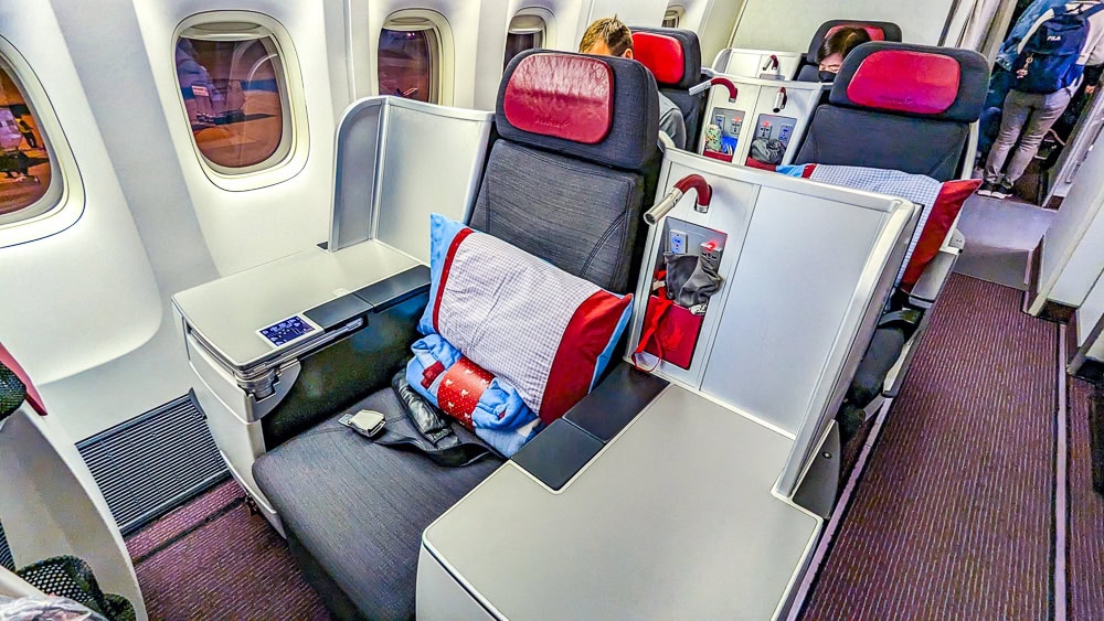 Avis : Austrian Airlines B767 et B777 | Classe Affaires | BKK-VIE-YUL - Austrian J 02