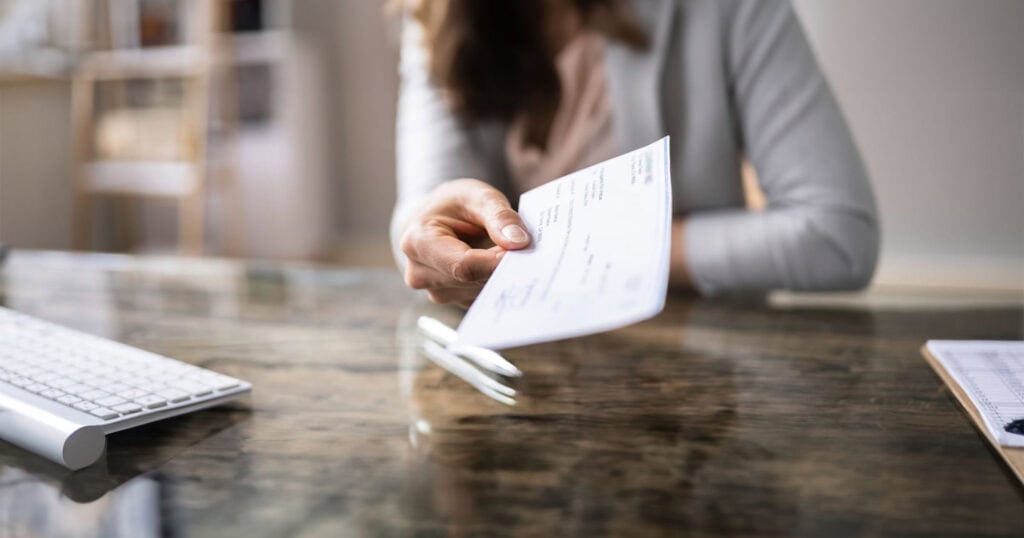Banque : Tout savoir sur le spécimen de chèque au Canada - Cheque 2400x1260