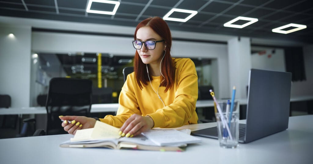 How Do I Build a Good Credit Score as a Student? - Etudiant-2400x1260