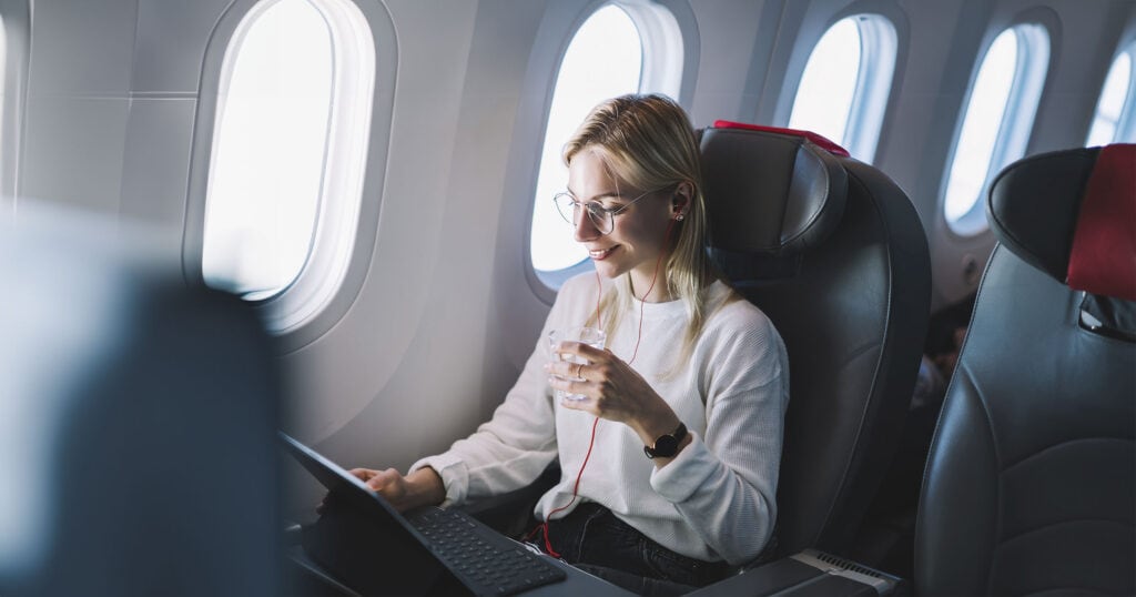 Quelles compagnies aériennes offrent du Wi-Fi à bord de leurs avions? - Wi Fi Avion 2400x1260