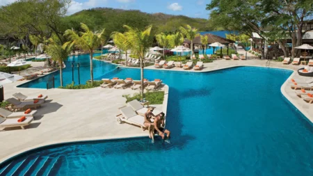The Best All-Inclusive Resorts in Costa Rica for a Carefree Trip - piscine