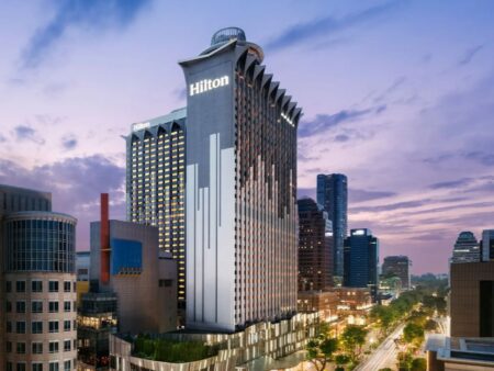 Avis : Hilton Singapore Orchard | Hilton Honors - Hilton Singapore Orchard Building Exterior Cropped 30Jul v2