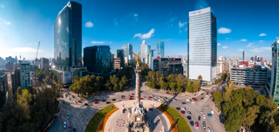 Your Complete Guide to Mexico City - Angel Statue in roundabout