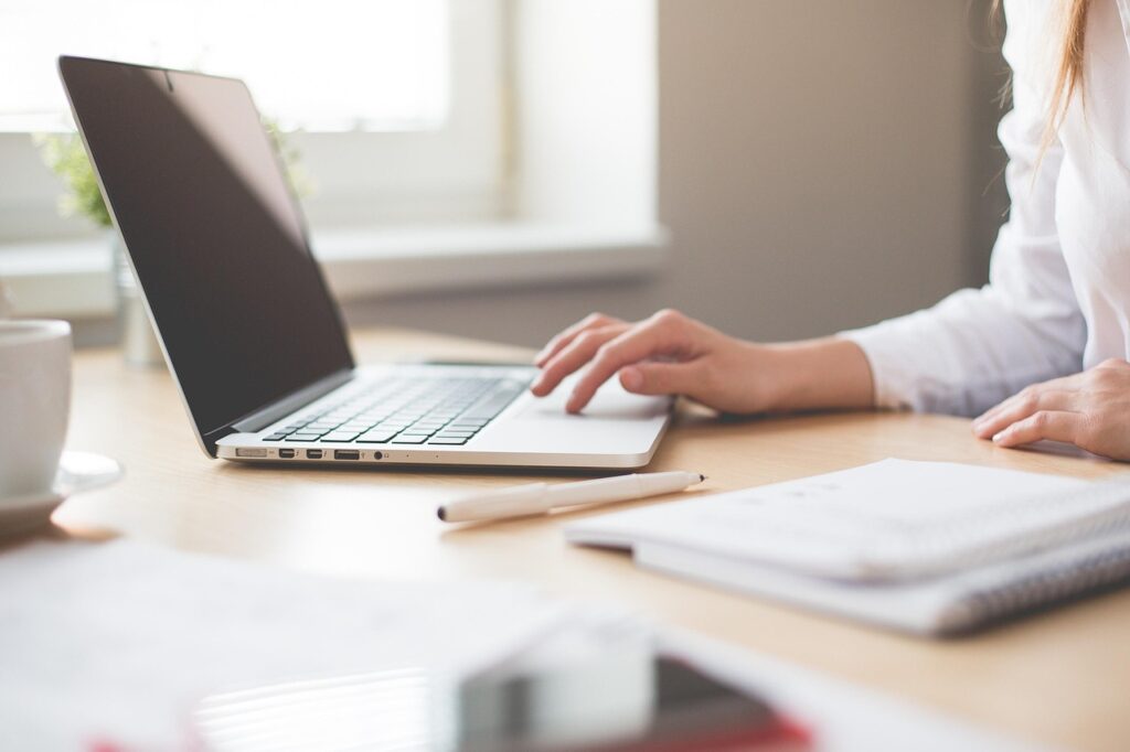 Optimize Expense Management with a Business Credit Card - notebook 2386034 1280