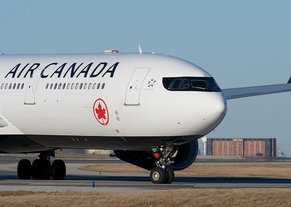 Review: Air Canada Airbus 330-300 | Aer Lingus A320neo | YUL-LHR-DUB - Air Canada Aer Lingus Plane