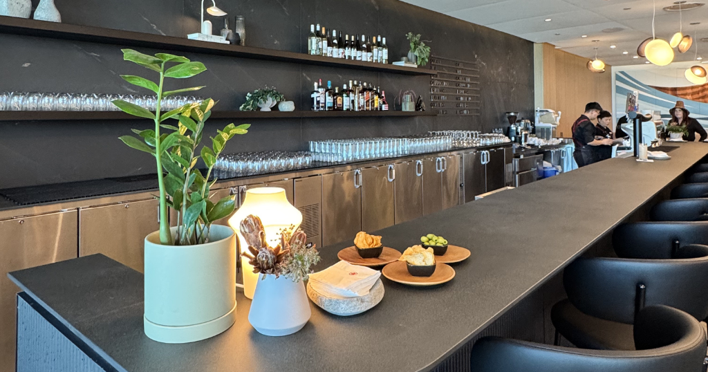 Nouveaux Café Air Canada à Montréal et Vancouver (2026) - nouveau salon air canada yvr